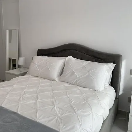 Διαμέρισμα Varese Apartment *
