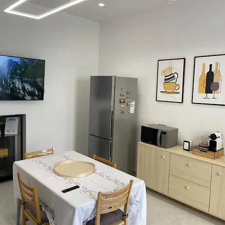 Varese Apartment فاريسّي