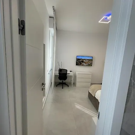 Varese Apartment Apartamento