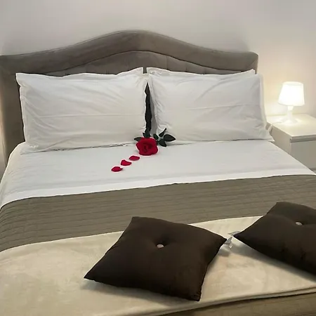 Varese Apartment Apartamento *