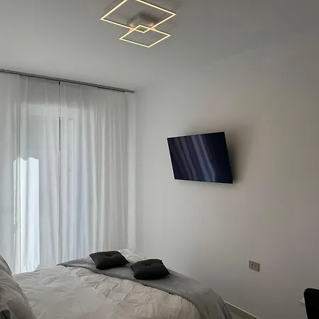 Varese Apartment Appartement *
